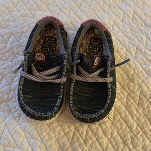 Hey dude size 5 kids / infant